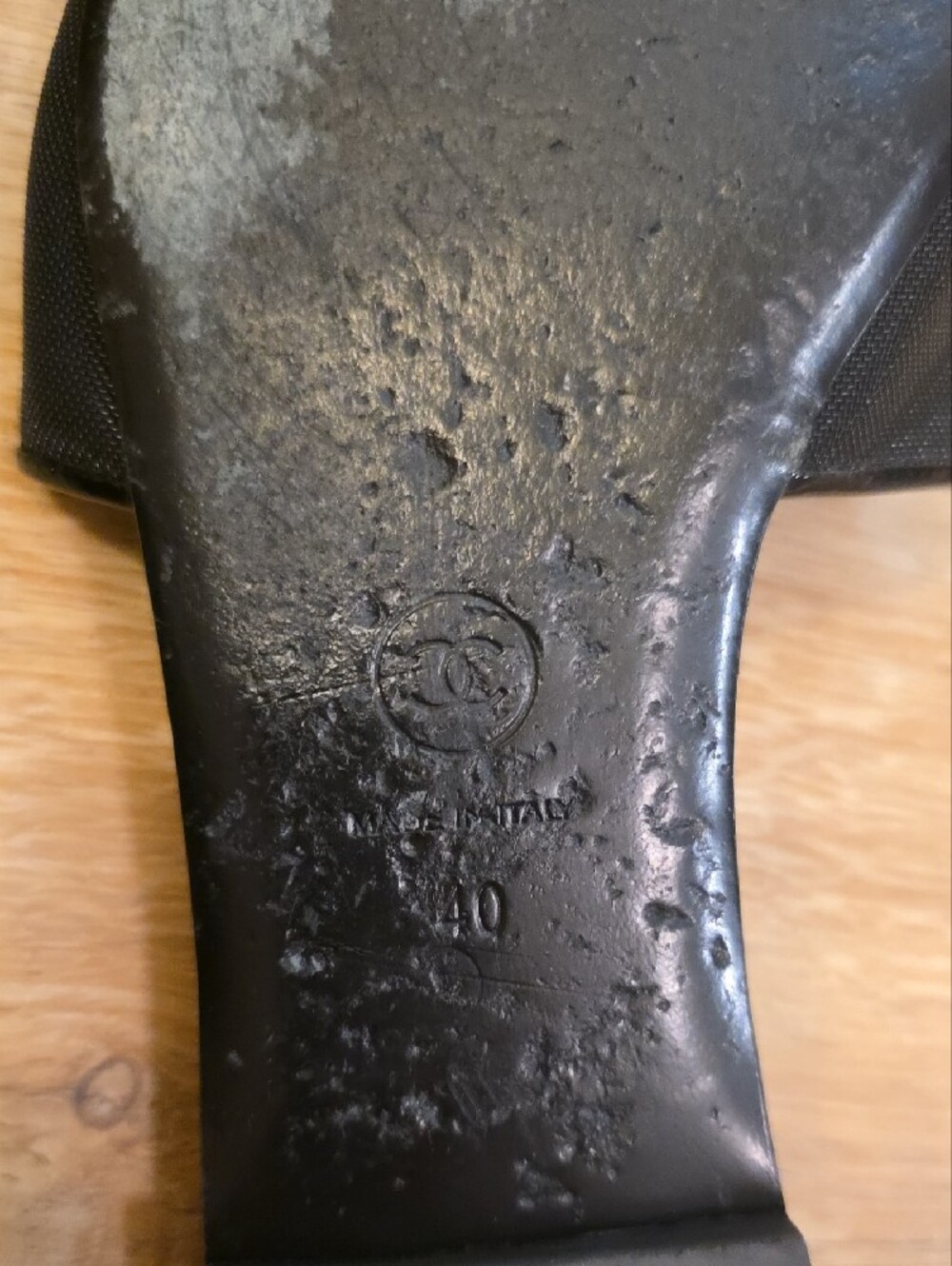 CHANEL Black Patent Logo Slide Sandals Sz 40 - Picture 5 of 6